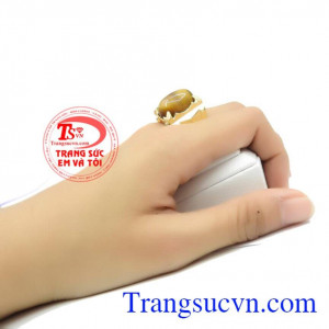 Nhẫn nam Mệnh Thổ và mệnh Kim, Tốt cho người trí tâm an tịnh,cuộc sống tốt đẹp, hạnh phúc thủy chung