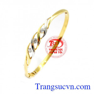 Vòng nữ tinh tế sản phẩm được chế tác tinh tế, phong cách hiện đại,sành điệu. 