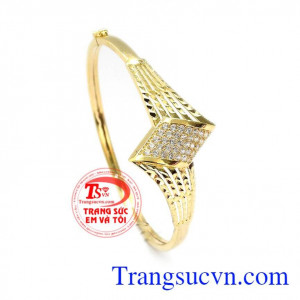 Vòng Vàng Con Thoi là chiếc vòng tinh tế. 