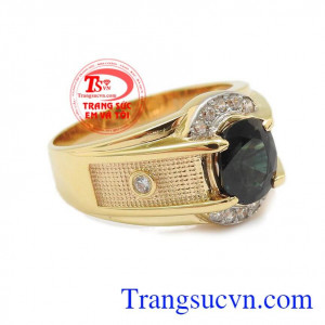 Nhẫn đá Sapphire Quyền Lực được thiết kế vô cùng sang trọng với mặt đá Sapphia thiên nhiên đem lại sức khỏe,sự may mắn, đạt được nhiều mong muốn.Sản phẩm được chế tác đẹp, sắc nét
