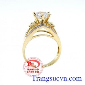 Nhẫn vàng Hàn Quốc đẹp được sản xuất theo công nghệ mới của Hàn Quốc,Sản phẩm được chế tác 3D vô cùng tinh tế,đẳng cấp sang trọng,sản phẩm được các chị em phụ nữ ưa thích