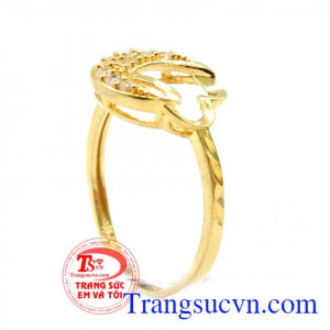 Nhẫn trái tim xinh xắn được chế tác xinh xắn,trẻ trung,là món quà tặng ý nghĩa dành cho các bạn gái