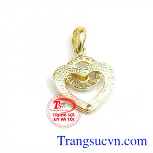 Mặt dây kiểu dáng đẹp thiết kế hợp với nhiều kiểu dây chuyền khác nhau