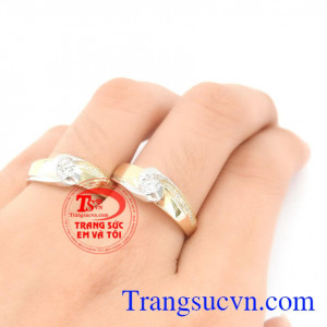 Nhẫn cưới vàng vàng tây đẹp sang trọng tinh tế cho đôi bạn trẻ