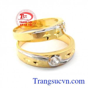 Nhẫn cưới vàng vàng tây đẹp sang trọng tinh tế cho đôi bạn trẻ