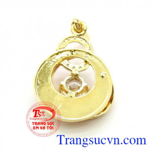 Mặt dây chuyền vàng tây đính đá nhập khẩu được phái đẹp ưa chuộng