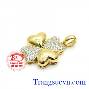 Mặt dây chuyền cỏ bốn lá Hàn Quốc thiết kế nhẹ nhàng mang đến vẻ đẹp thanh lịch sang trọng cho người đeo, 