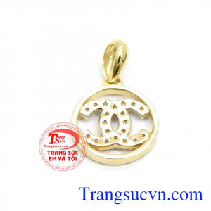 Là sự lựa chọn mang đến vẻ đẹp nhẹ nhàng quý phái cho phái đẹp