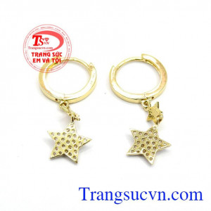 Hoa tai ngôi sao Hàn Quốc sang trọng thiết kế tinh tế thời trang mang vẻ đẹp nhẹ nhàng tinh tế cho phái đẹp. 