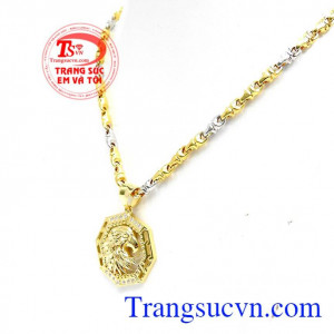 Bộ dây chuyền nam với thiết kế trẻ và khỏe giúp làm nổi bật vẻ nam tính và mạnh mẽ của phái mạnh