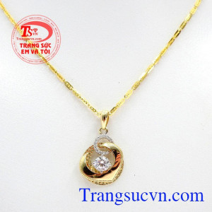 Bộ dây chuyền kết hợp cá tính là sự kết hợp tinh tế giữa mặt dây chuyền nhập khẩu Hàn Quốc độc đáo và dây chuyền duyên dáng nhẹ nhàng cho bạn gái,Bộ dây chuyền kết hợp cá tính