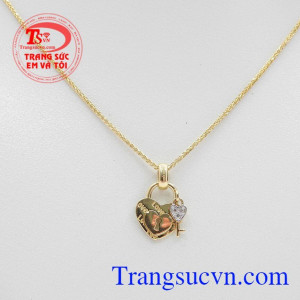 Bộ dây chuyền nhập khẩu khóa tính yêu là sự kết hợp nhẹ nhàng tinh tế giữa mặt dây chuyền nhập Hàn Quốc và dây chuyền Ytaly,Bộ dây chuyền nhập khẩu khóa tính yêu