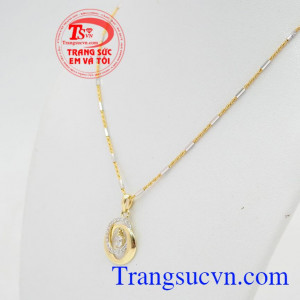 Bộ dây chuyền đính đá ngoại nhập là sự kết hợp giữa dây chuyền nhập khẩu nguyên chiếc Ytaly và mặt dây nhập từ Hàn Quốc mang lại vẻ sang trọng cá tính, nhẹ nhàng cho bạn gái,Bộ dây chuyền đính đá ngoại nhập