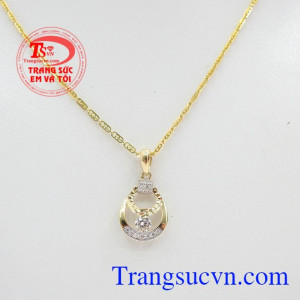 Bộ dây chuyền xu hướng mới là sự kết hợp giữa mặt dây chuyền nữ đính đá độc đáo và dây chuyền thiết kế tinh xảo,Bộ dây chuyền xu hướng mới