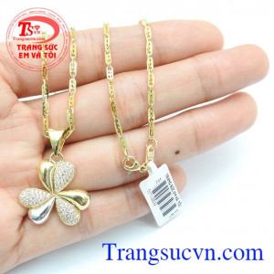 Bộ dây chuyền vàng tây là sự lựa chọn tuyệt vời làm quà tặng cho bạn gái