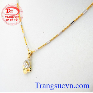 Bộ dây chuyền nhập khẩu thời trang mới là sự kết hợp đầy tinh túy giữa dây chuyền đến từ Ytaly và mặt dây nhập khẩu Hàn Quốc, hai đất nước hàng đầu về chế tác trang sức sẽ làm vừa lòng thị hiếu đông đảo chị em phụ nữ,Bộ dây chuyền nhập khẩu thời trang mới