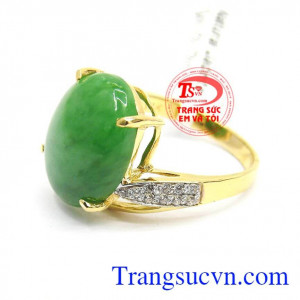 Nhẫn cẩm thạch mệnh hỏa đẹp, sang trọng, thiết kế tinh xảo được bọc vàng 14k đẹp mét,sản phẩm phù hợp cho người mệnh hỏa,mang lại may mắn,sức khỏe cho người đeo