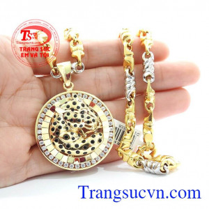 Dây chuyền cũng là một phụ kiện rất quan trọng đối với phái nam