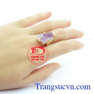 Nhẫn Tỳ Hưu chiêu tài tác lộc được chế tác tinh xảo sắc nét phù hợp thị hiếu phái đẹp