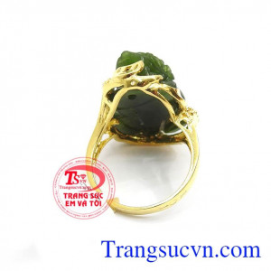 Nhẫn vàng màu tinh tế gắn tỳ hưu đá thiên nhiên, mang lại may mắn và hộ mệnh, Nhẫn nữ vàng tây dành cho phái đẹp