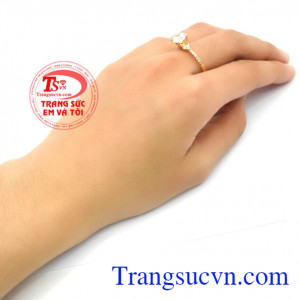Nhẫn nữ sang trọng