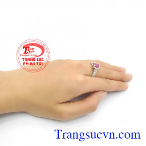 Nhẫn nữ ruby thiên nhiên