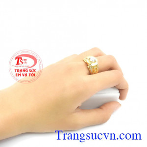 Nhẫn vàng tây sang trọng là sản phẩm chất lượng cao, vàng 18k sang trọng, chất lượng vàng đảm bảo được đính đá xung quanh tôn nên vẻ đẹp của chiếc nhẫn.Sản phẩm vàng uy tín, bảo hành 12 tháng, thương hiệu được bình chọn, giao hàng nhanh trên toàn quốc.