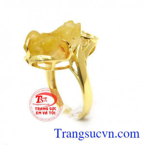 Nhẫn Tỳ Hưu tài lộc bọc vàng đeo hợp phong thủy