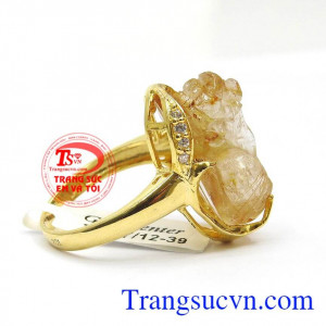 Nhẫn Tỳ Hưu Thạch Anh Tóc tinh xảo đeo hợp phong thủy mang lại may mắn trong công việc cũng như cuộc sống