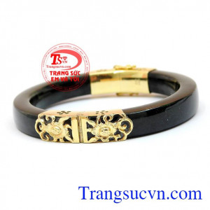 Vòng ngọc bọc vàng hoa văn 