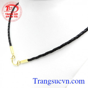 Dây da tết phong cách là sản phẩm được chế tác từ chất liệu dây da