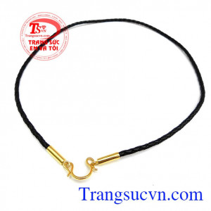 Sản phẩm chất lượng cao, mang đến cho người đeo vẻ đẹp sang trọng, mạnh mẽ