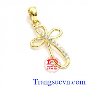 Mặt thánh giá nữ thời trang được chế tác từ vàng 10k sáng bóng