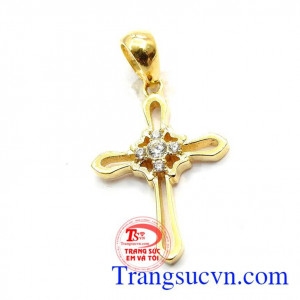 Chiếc Thánh giá vàng tây dành đeo cổ kết hợp cùng dây chuyền vàng,Thánh giá vàng tây