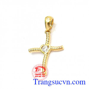 Cây Thánh Giá Tình Yêu đeo cùng dây chuyền vàng là món quà ý nghĩa dành tặng cho người yêu thương