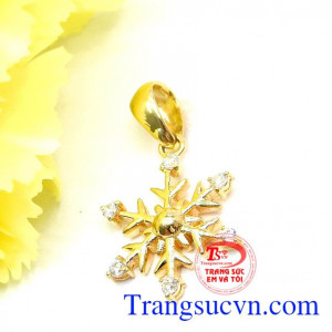 Bông hoa tuyết vàng tình yêu kết hợp đeo cùng dây chuyền vàng món quà ý nghĩa,Bông hoa tuyết vàng tình yêu
