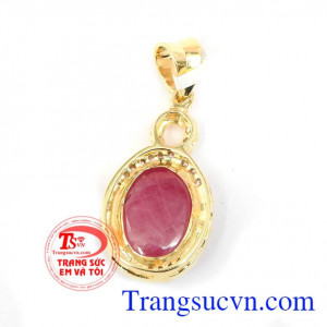 Mặt dây chuyền vàng ruby