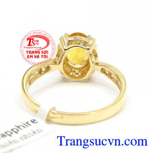 Nhẫn nữ Sapphire thiên nhiên sang trọng thiết kế hợp thời trang phái đẹp, mang lại vẻ sang trọng quý phái cho bạn gái