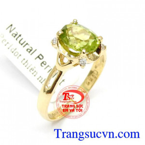 Nhẫn Peridot thiên nhiên tinh tế thời trang