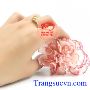 Nhẫn Sapphire sang trọng thời trang