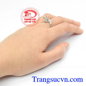 Mẫu mã hợp thời trang. Vỏ Vàng Trắng Kim Cương