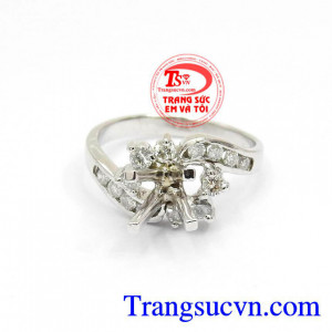 Vỏ Vàng Trắng Kim Cương vàng 14k chất lượng đảm bảo thương hiệu Em Và Tôi.