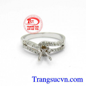 Vỏ Nhẫn Natural Diamond chất sang trọng đẳng cấp thương hiệu Em và Tôi uy tín.