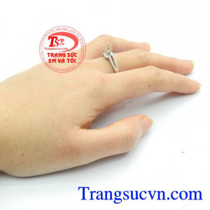 Vỏ Nhẫn Natural Diamond chế tác bằng công nghệ cao với đường nét sản phẩm tinh xảo, sắc nét.