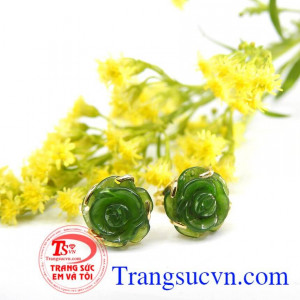 Sản phẩm đá ngọc bích thiên nhiên, bảo hành 6 tháng, giao hàng nhanh trên toàn quốc. Hoa tai hoa hồng nephrite 