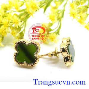 Hoa tai cỏ 4 lá