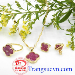 Thích hợp làm quà tặng cho người thân và bạn bè,Bộ trang sức Ruby sang trọng