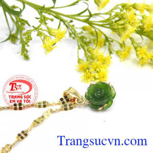 Bộ trang sức hoa hồng Nephrite