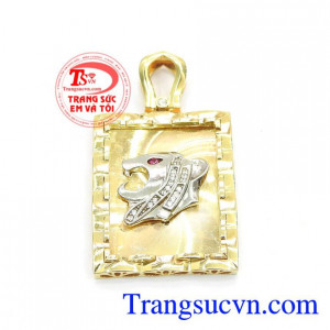 Mặt Dây Chuyền Báo Phái Mạnh chế tác tinh xảo trên từng đường nét