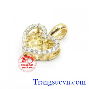 Mặt Dây Trái Tim Nhập Hàn Quốc chế tác sắc nét tinh xảo với đường nét độc đáo mang đến sự nhẹ nhàng thanh thoát cho sản phẩm,Mặt Dây Trái Tim Nhập Hàn Quốc